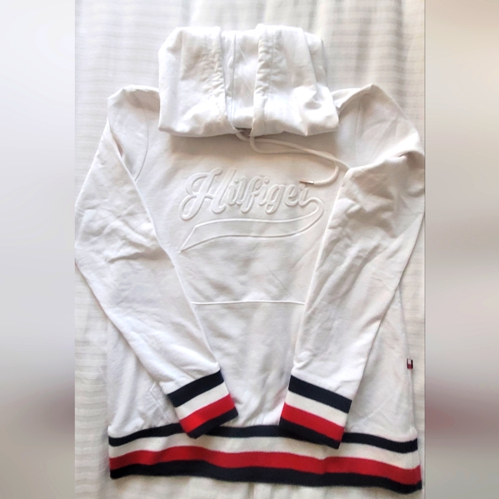 Like New, Tommy Hilfiger, sporty nautical soft sweatshirt, size small